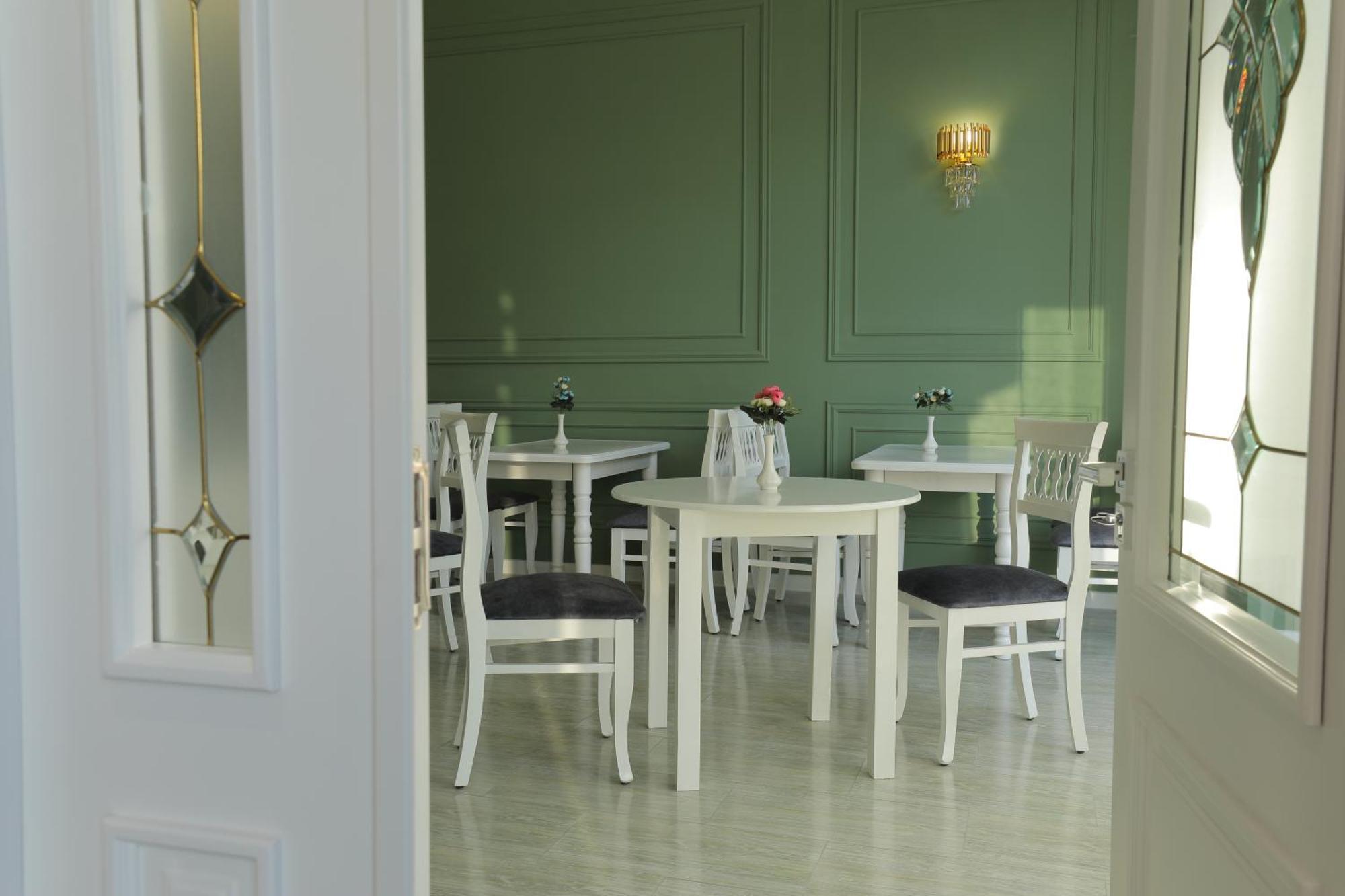 Resident Hotel Tashkent Ngoại thất bức ảnh