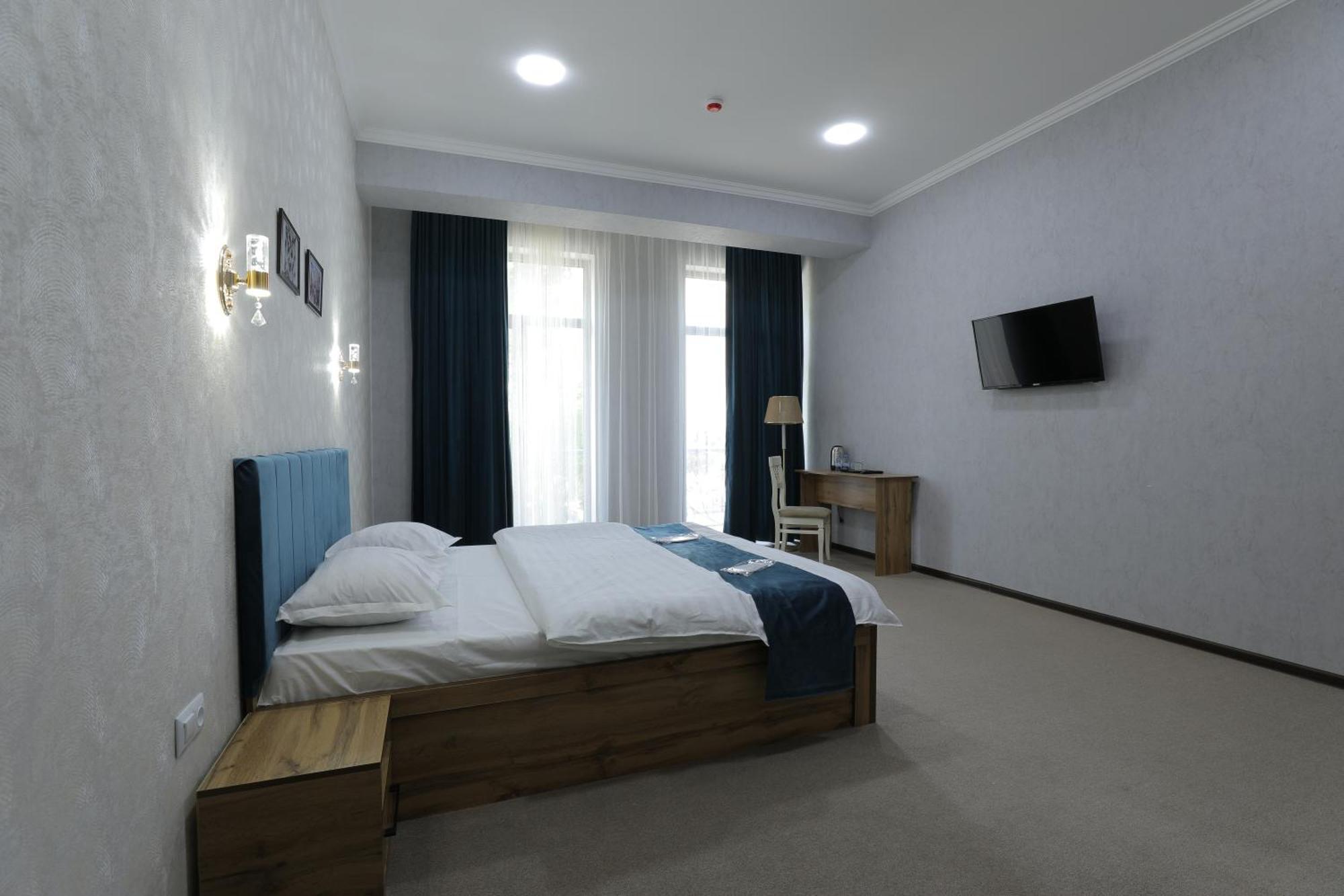 Resident Hotel Tashkent Ngoại thất bức ảnh