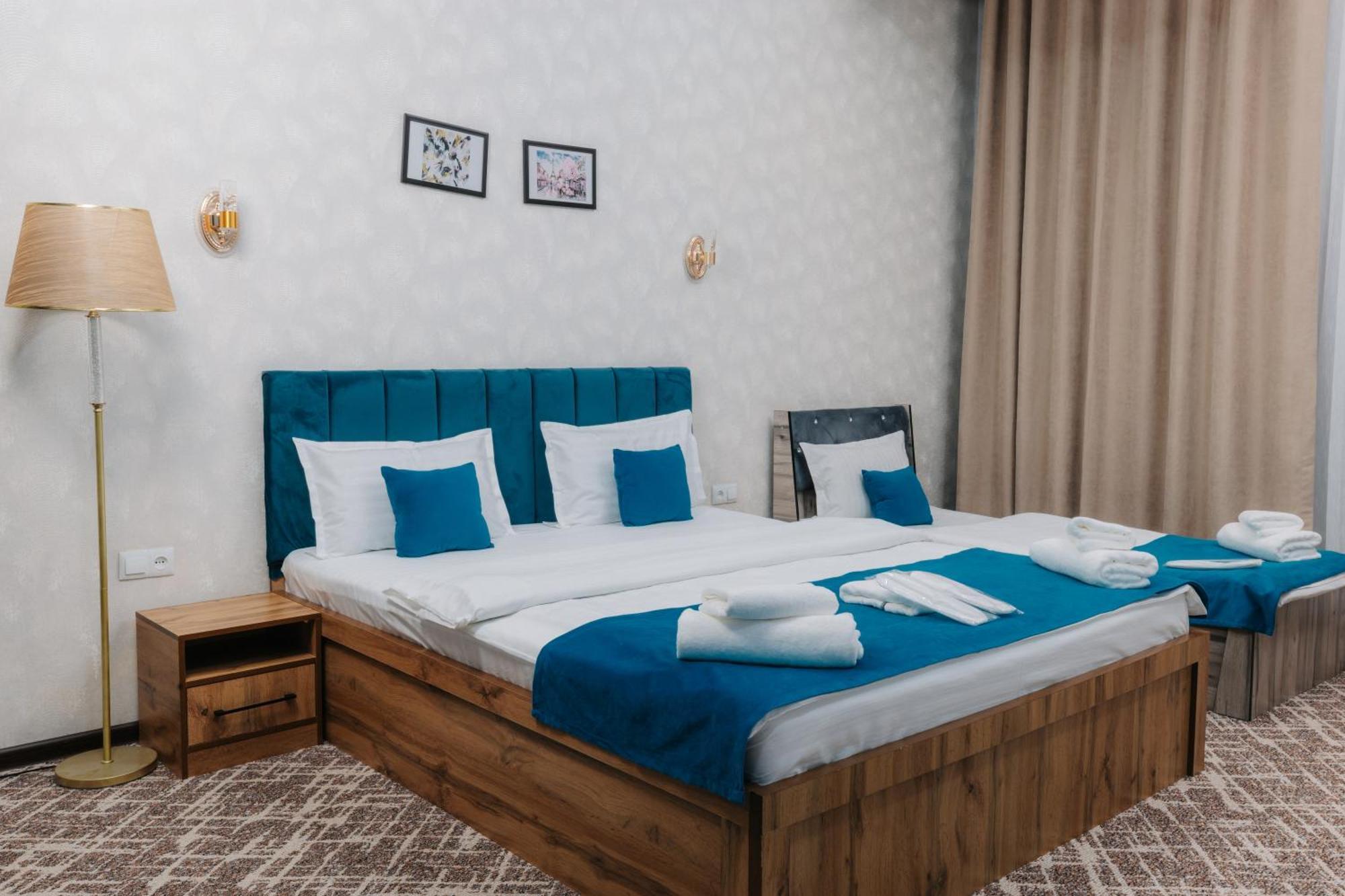 Resident Hotel Tashkent Ngoại thất bức ảnh